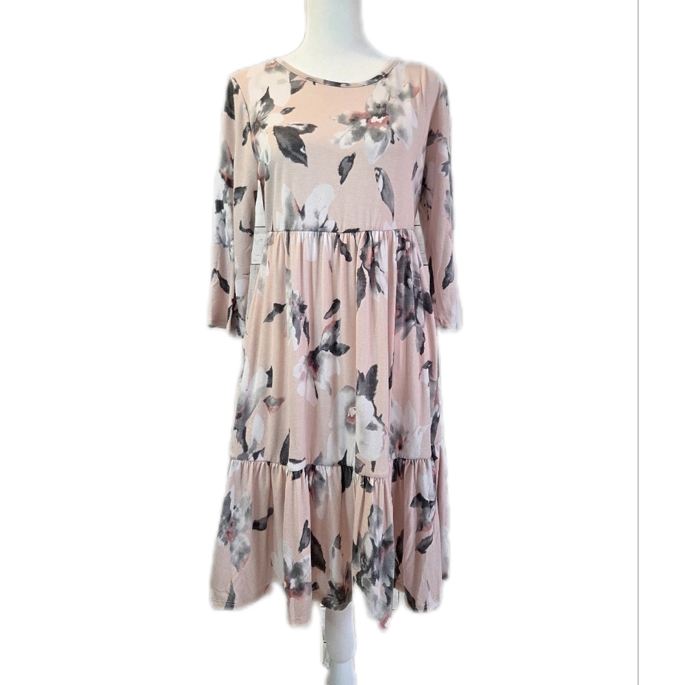 NWT Floral 3/4 Sleeve Dress in Soft Pink
